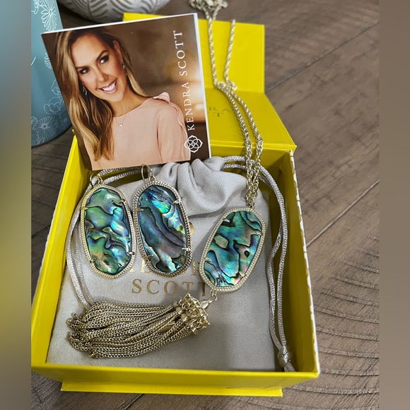 Kendra Scott Jewelry - ♥️ Kendra Scott abalone set